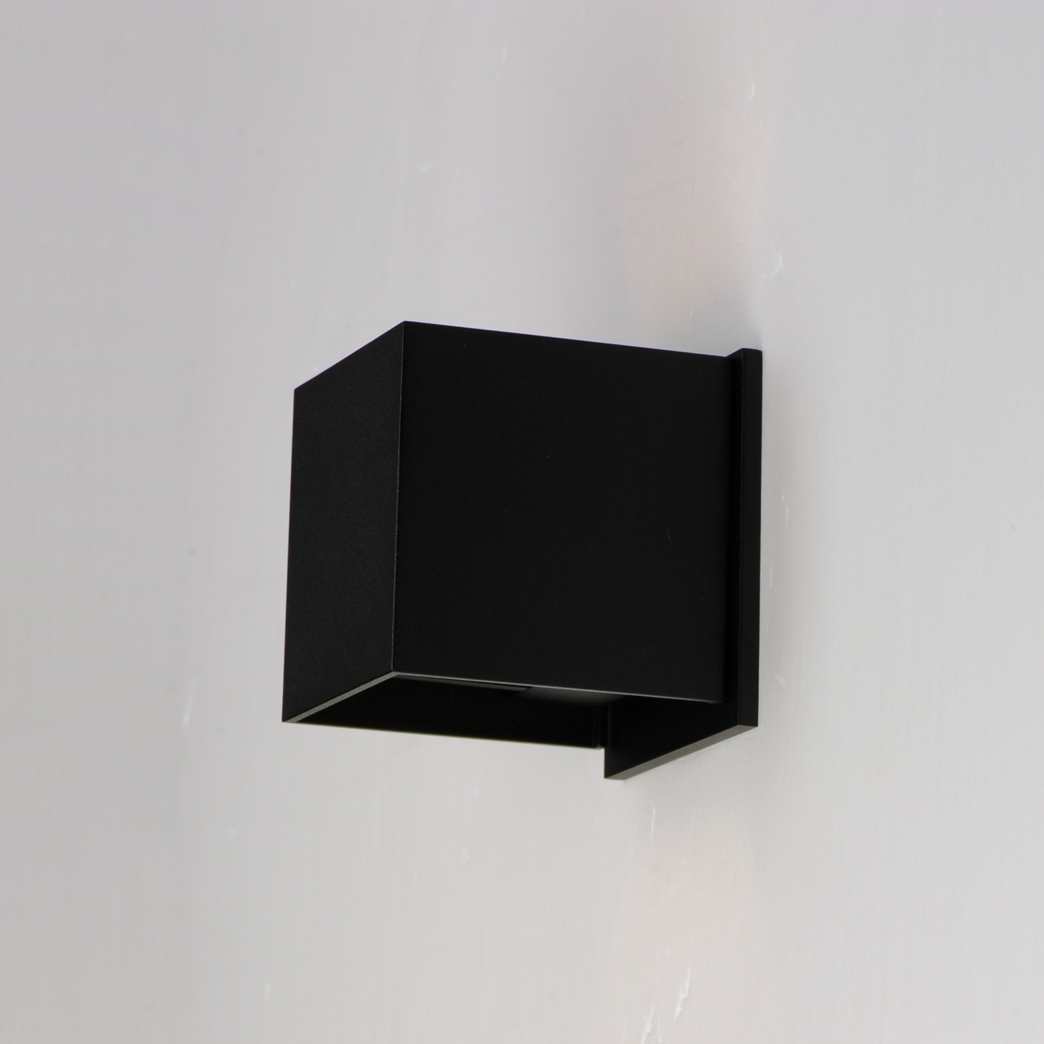 E41308BK_01