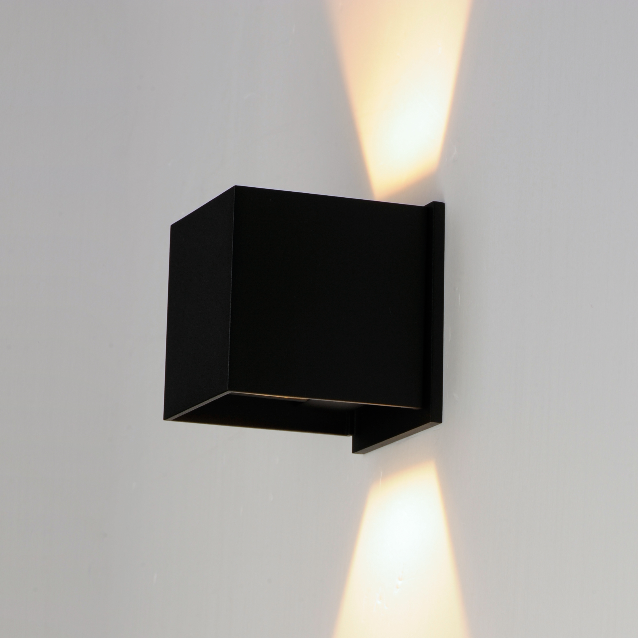 E41308BK_02